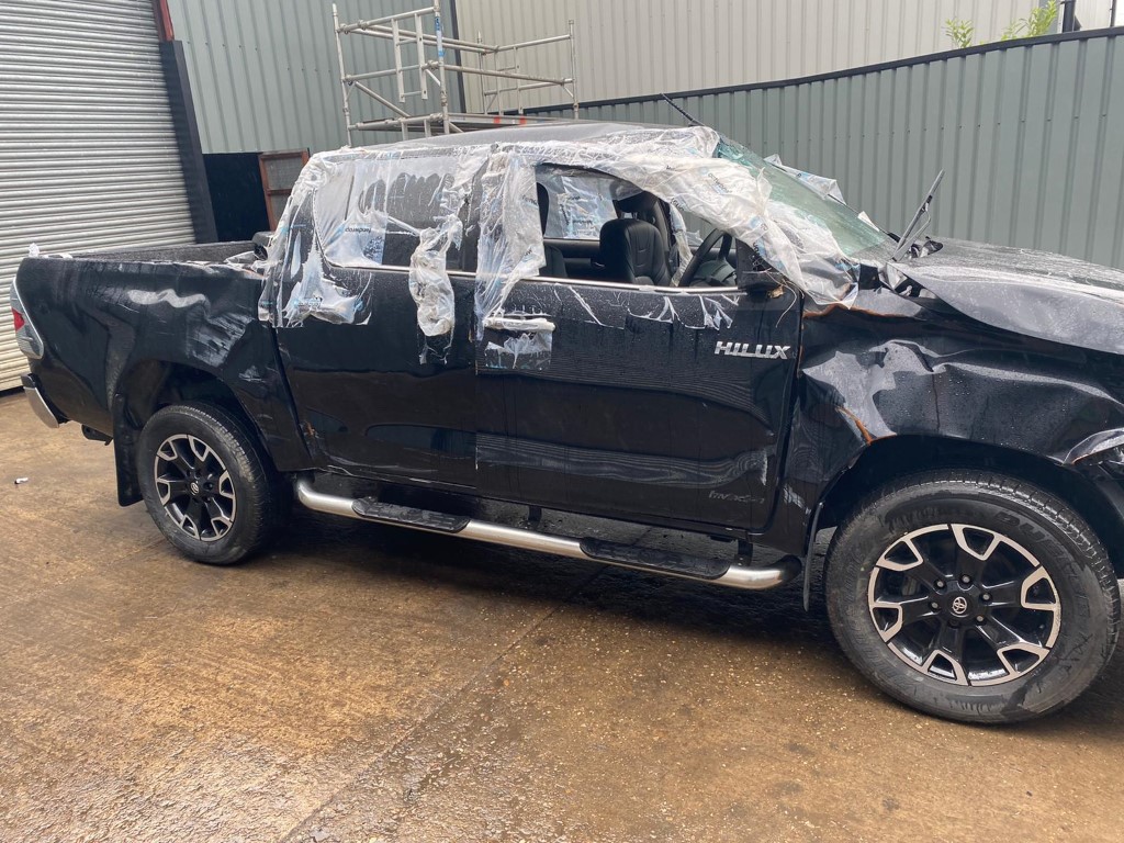 REF 185 TOYOTA HILUX DCB INVINCIBLE X 2017 2.4 D4D 6 SPEED AUTO