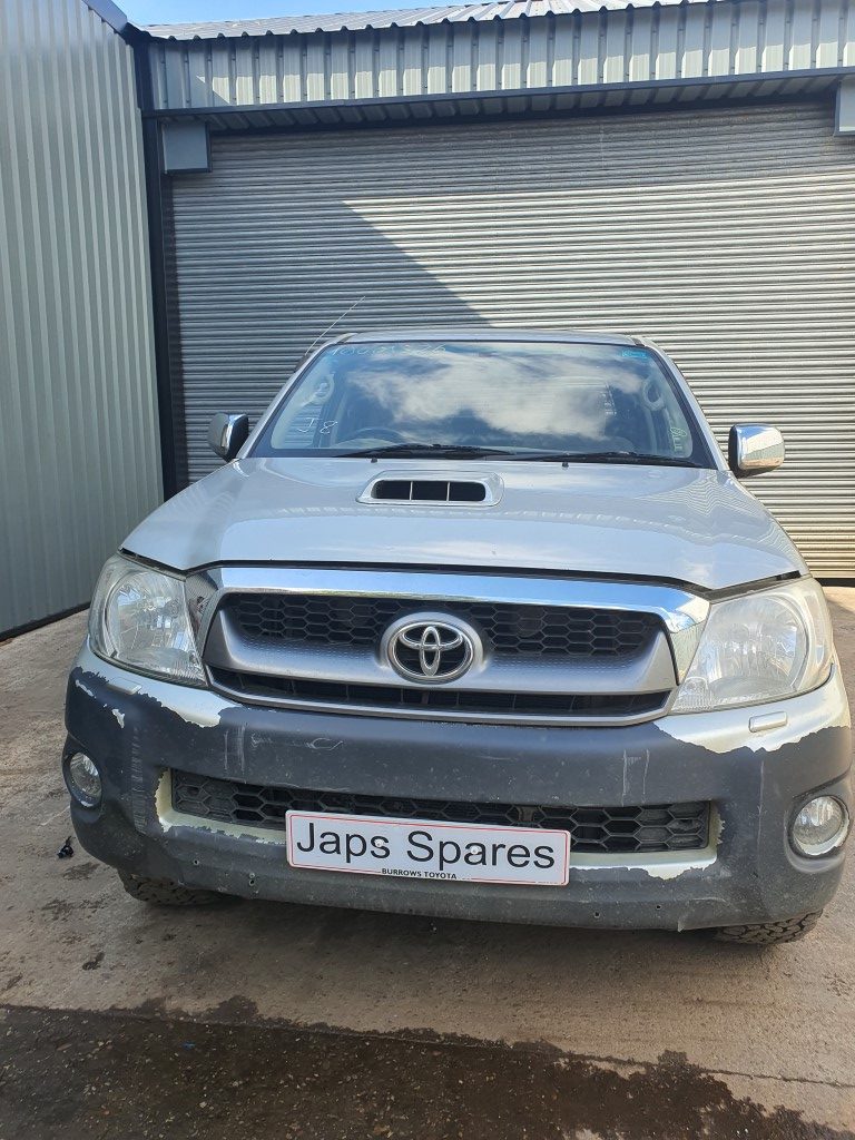 REF 193 TOYOTA HILUX INVINCIBLE DCB 2010 3.0D4D 5 SPEED MANUAL