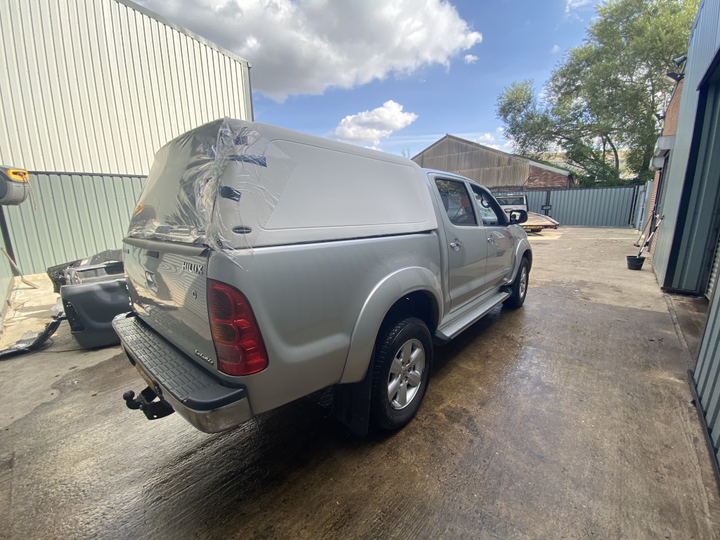 REF 194 TOYOTA HILUX INVINCIBLE DCB 2010 3.0 D4D 5 SPEED AUTO