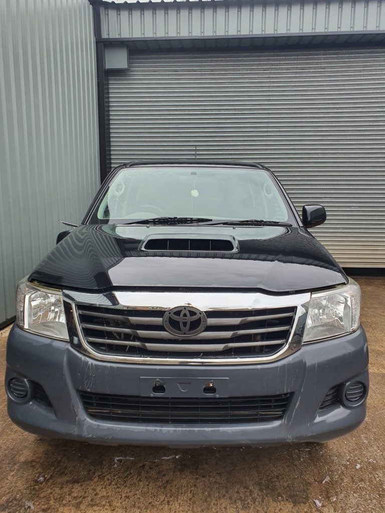 REF 198 TOYOTA HILUX ACTIVE 4X4 D4D 2014 2.5D4D MANUAL