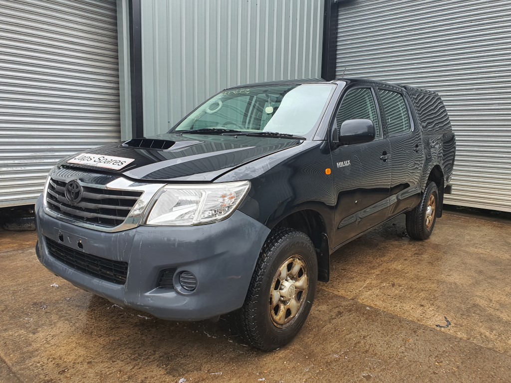 REF 198 TOYOTA HILUX ACTIVE 4X4 D4D 2014 2.5D4D MANUAL