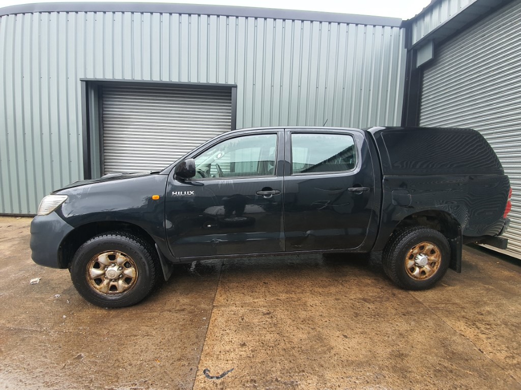 REF 198 TOYOTA HILUX ACTIVE 4X4 D4D 2014 2.5D4D MANUAL