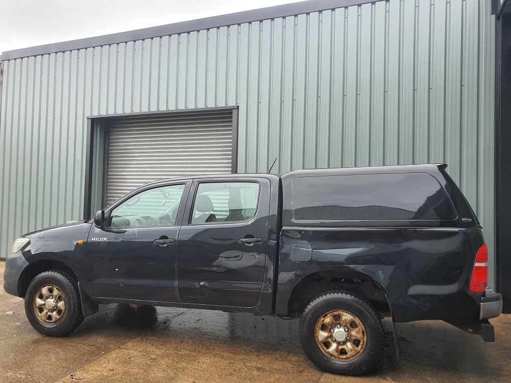 REF 198 TOYOTA HILUX ACTIVE 4X4 D4D 2014 2.5D4D MANUAL