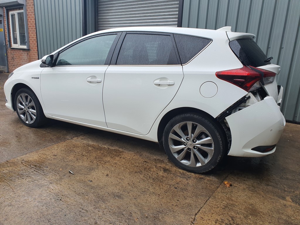 REF 199 TOYOTA AURIS VVT-I EXCEL MK2 2016 1.8 PETROL HYBRID