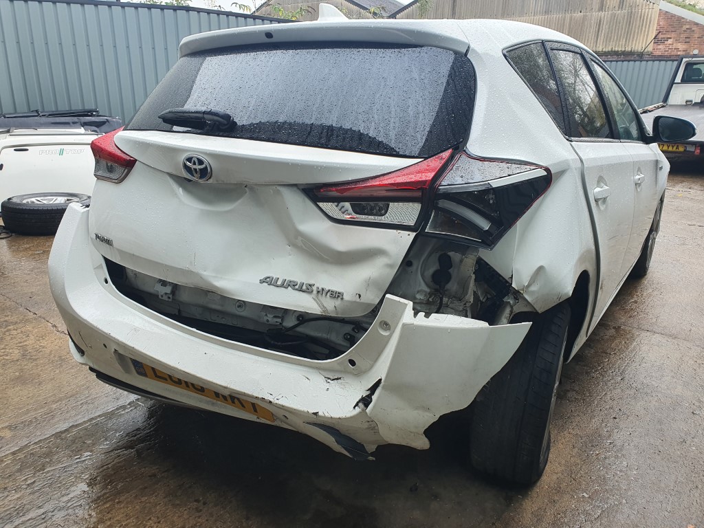 REF 199 TOYOTA AURIS VVT-I EXCEL MK2 2016 1.8 PETROL HYBRID