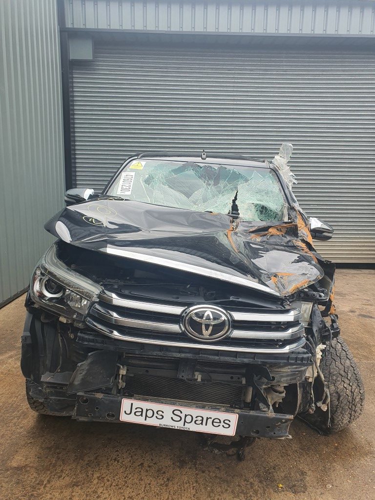 REF 197 TOYOTA HILUX INVINCIBLE 2017 6 SPEED AUTO 2393CC D4D