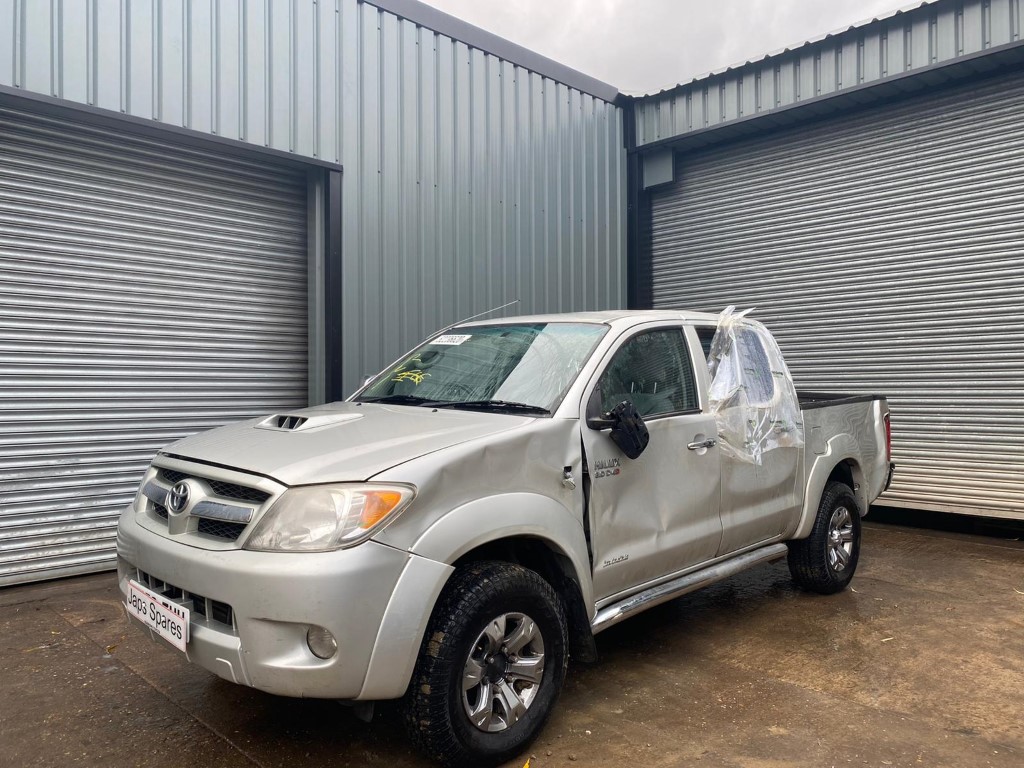 REF 200 TOYOTA HILUX INVINCIBLE 4X4 2008 3.0D4D 4 SPEED AUT