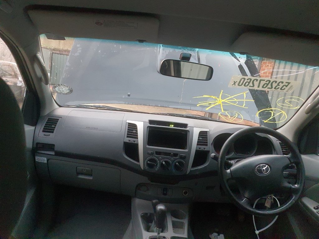 REF 201 TOYOTA HILUX INVINCIBLE 4X4 2007 3.0D4D 4 SPEED AUTO