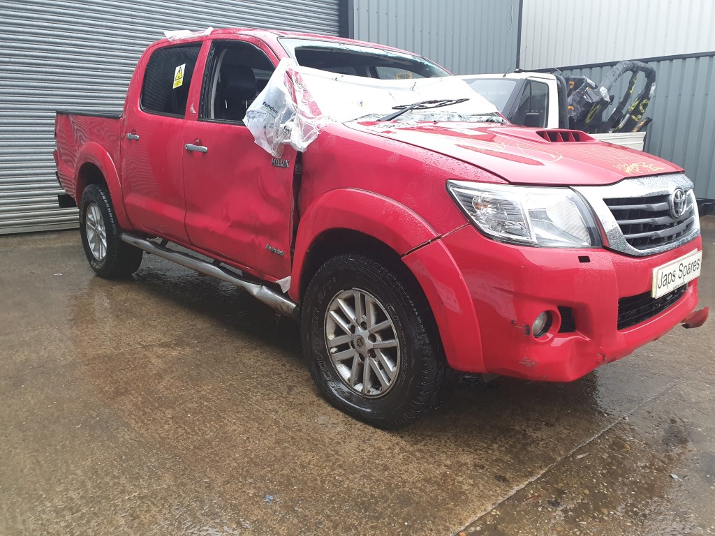 REF 204 TOYOTA HILUX DCB INVINCIBLE 2015 3.0D4D MANUAL 5 SPEED