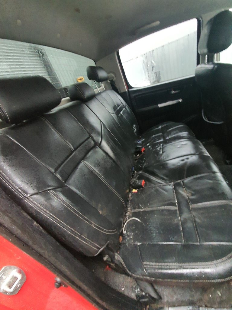 REF 204 TOYOTA HILUX DCB INVINCIBLE 2015 3.0D4D MANUAL 5 SPEED