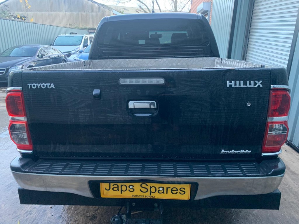 REF 202 TOYOTA HILUX DCB INVINCIBLE X 2016 3.0D4D AUTO