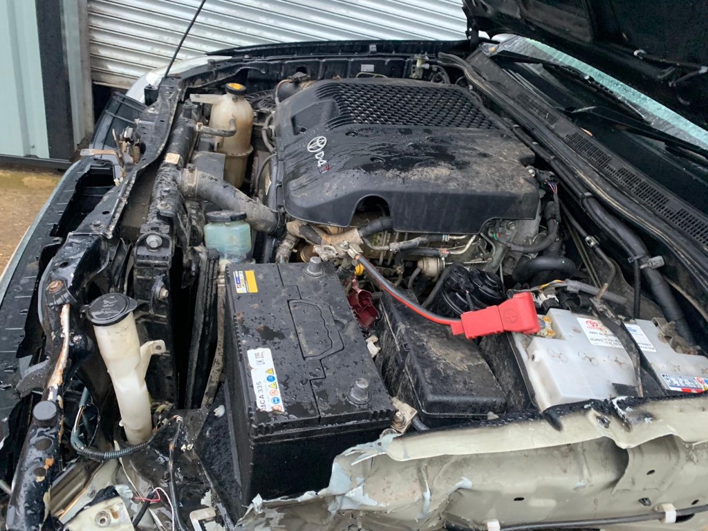 REF 202 TOYOTA HILUX DCB INVINCIBLE X 2016 3.0D4D AUTO