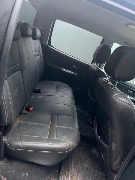 REF 202 TOYOTA HILUX DCB INVINCIBLE X 2016 3.0D4D AUTO