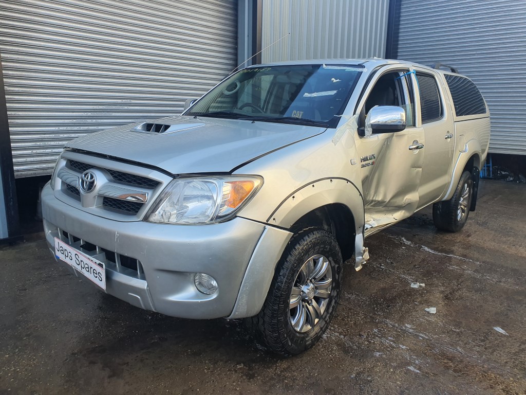 REF 205 TOYOTA HILUX DCB INVINCIBLE 2007 3.0D4D 5 SPEED MAN