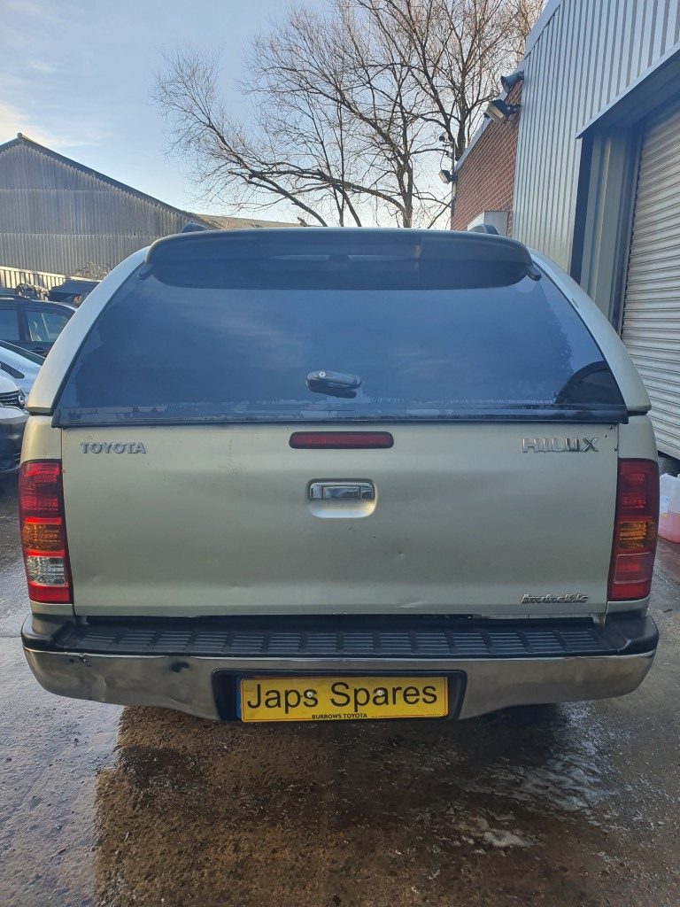 REF 205 TOYOTA HILUX DCB INVINCIBLE 2007 3.0D4D 5 SPEED MAN