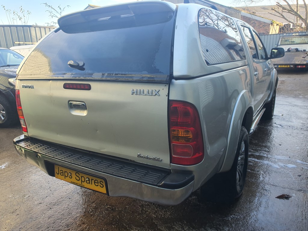 REF 205 TOYOTA HILUX DCB INVINCIBLE 2007 3.0D4D 5 SPEED MAN