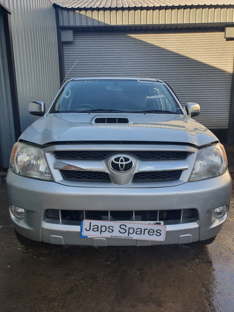 REF 205 TOYOTA HILUX DCB INVINCIBLE 2007 3.0D4D 5 SPEED MAN