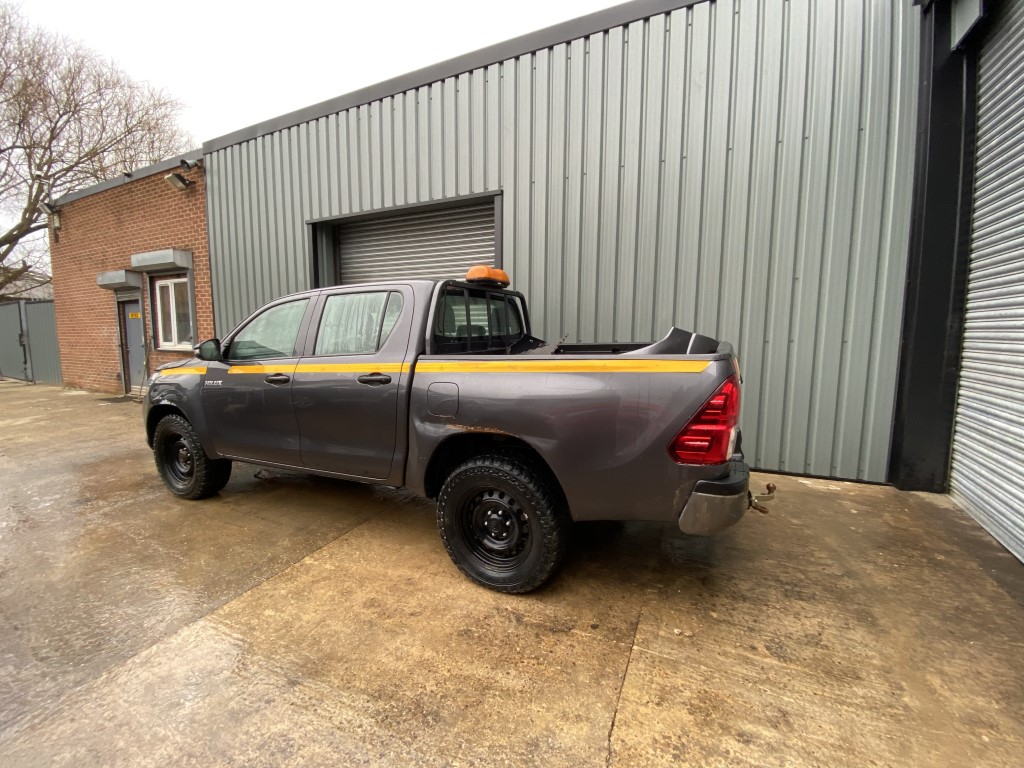 REF 206 TOYOTA HILUX ACTIVE 4WD 2.4 2018 6 SPEED MANUAL