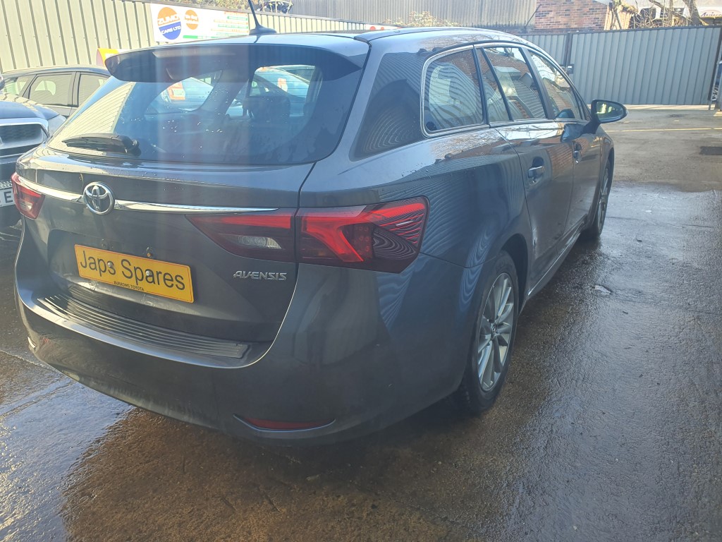 REF 210 TOYOTA AVENSIS D4D BUSINESS 2017 1.6D4D 6 SPEED