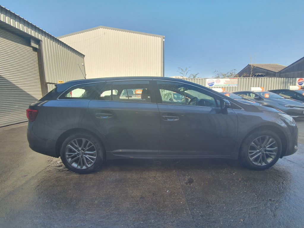 REF 210 TOYOTA AVENSIS D4D BUSINESS 2017 1.6D4D 6 SPEED