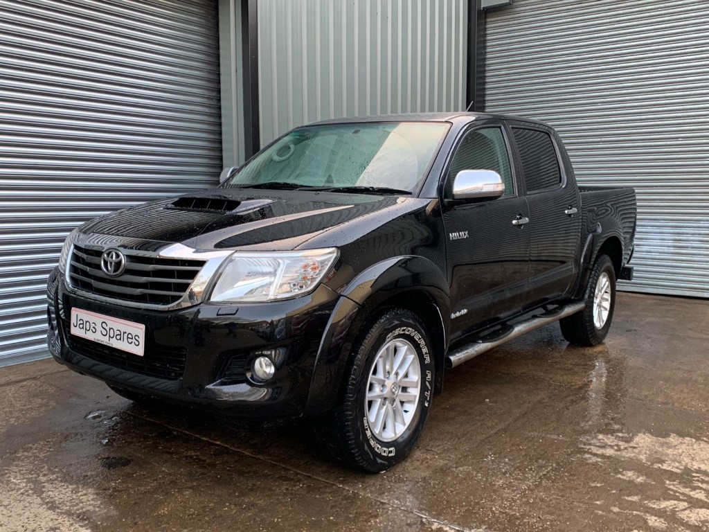 REF 213 TOYOTA HILUX INVINCIBLE DCB 4X4 2013 3.0D4D AUTO 5 SPEED