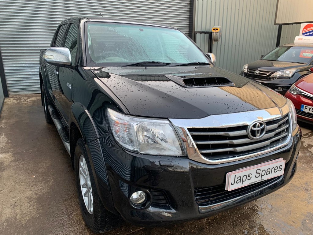REF 213 TOYOTA HILUX INVINCIBLE DCB 4X4 2013 3.0D4D AUTO 5 SPEED