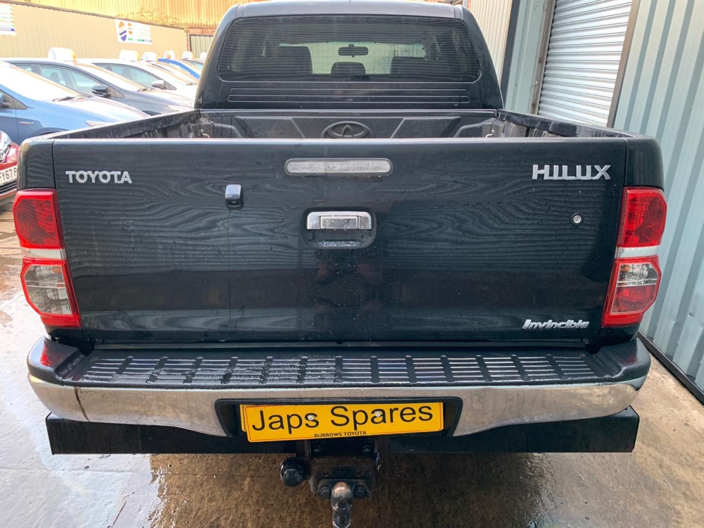 REF 213 TOYOTA HILUX INVINCIBLE DCB 4X4 2013 3.0D4D AUTO 5 SPEED