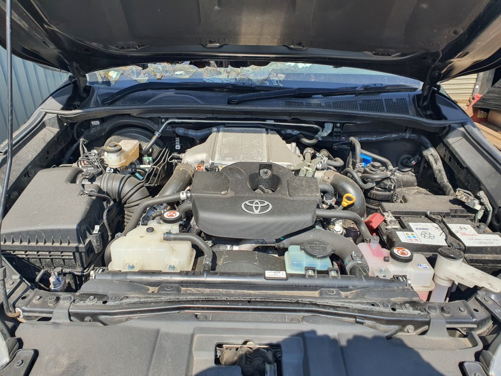 REF 216 TOYOTA HILUX INVINCIBLE 4WD  2019 2393CC 146.9BHP