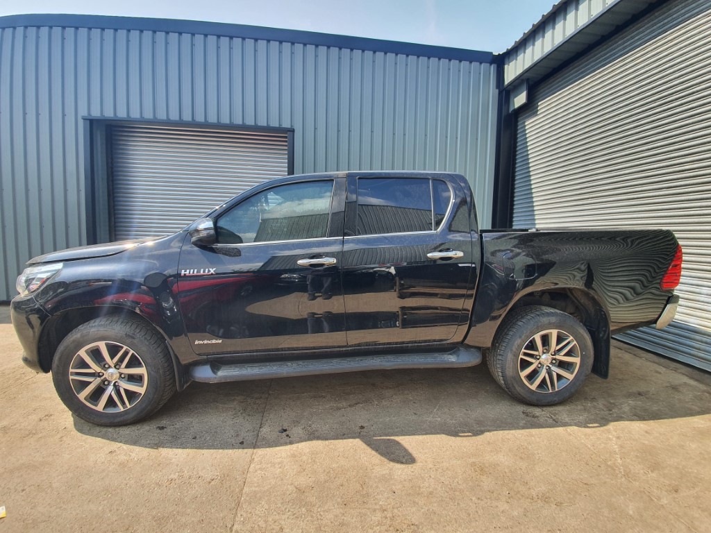 REF 216 TOYOTA HILUX INVINCIBLE 4WD  2019 2393CC 146.9BHP