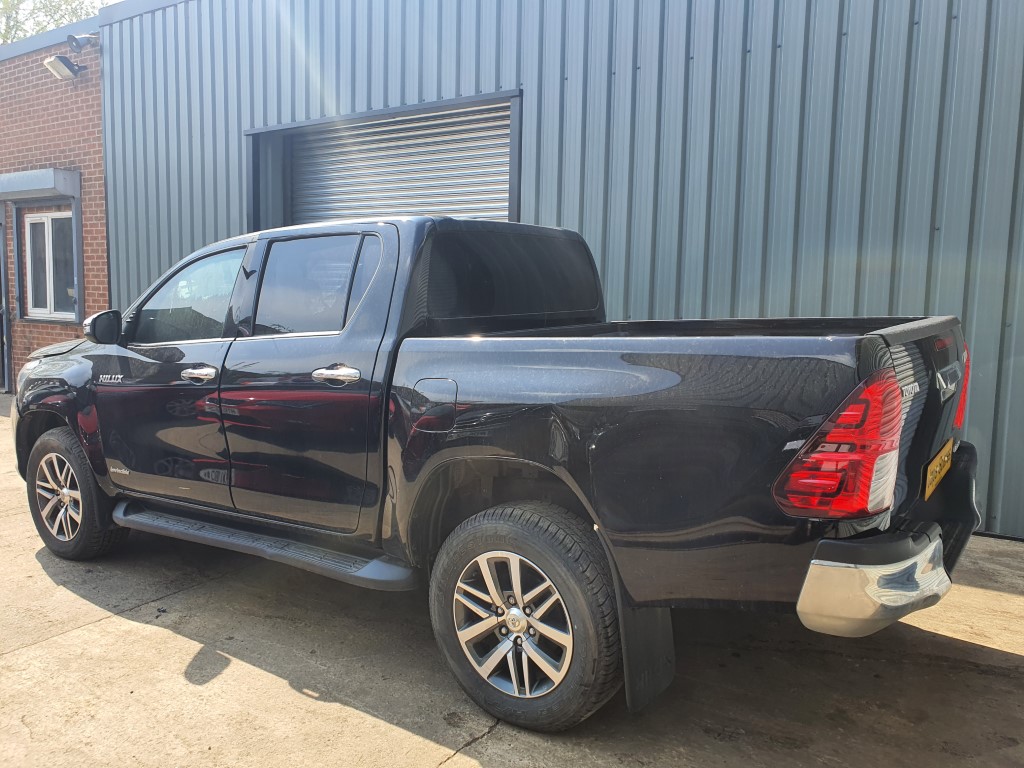 REF 216 TOYOTA HILUX INVINCIBLE 4WD  2019 2393CC 146.9BHP