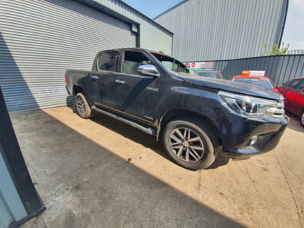REF 216 TOYOTA HILUX INVINCIBLE 4WD  2019 2393CC 146.9BHP