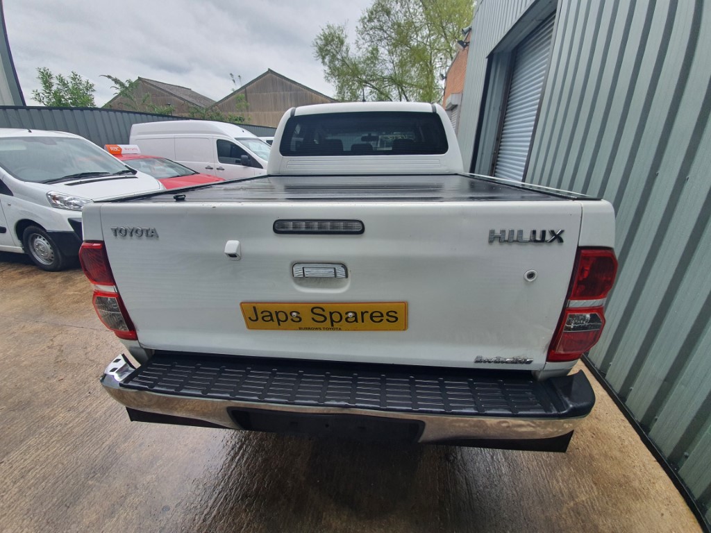 REF 218 TOYOTA HILUX DCB INVINCIBLE 4X4 2015 3.0D4D AUTO 5 SPEED