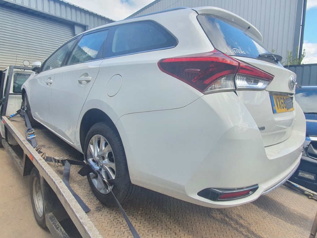 REF 214 TOYOTA AURIS ICON TOURING SPORTS 2016 1.6D4D