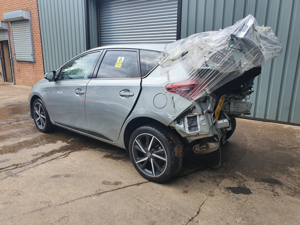 REF 221 TOYOTA AURIS GB25 2017 1.8PETROL/HYBRID AUTO