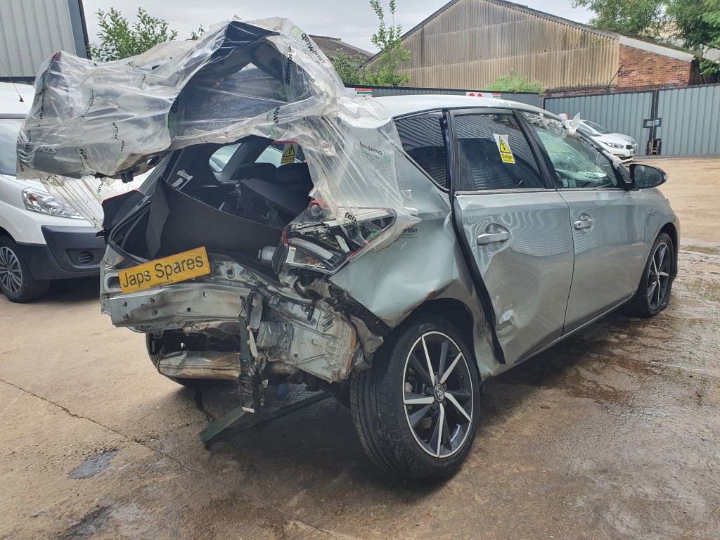 REF 221 TOYOTA AURIS GB25 2017 1.8PETROL/HYBRID AUTO