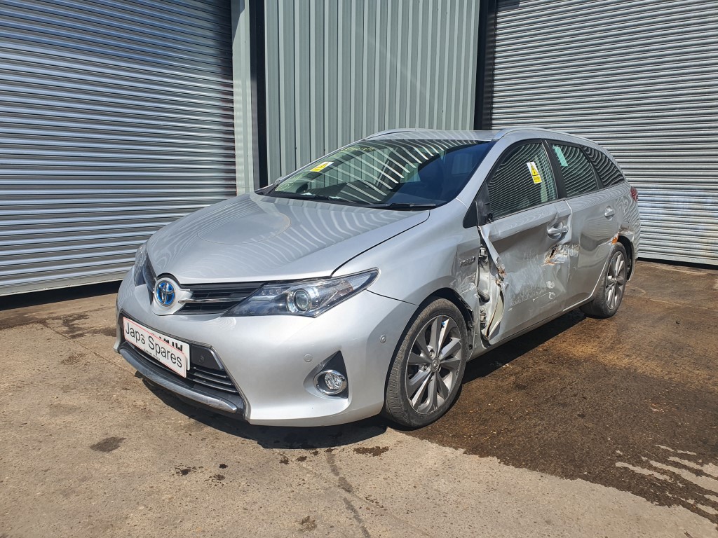 REF 222 TOYOTA AURIS HYBRID 2013 1.8 PETROL HYBRID AUTO