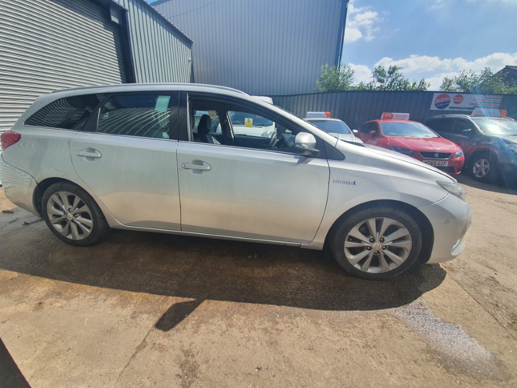 REF 222 TOYOTA AURIS HYBRID 2013 1.8 PETROL HYBRID AUTO