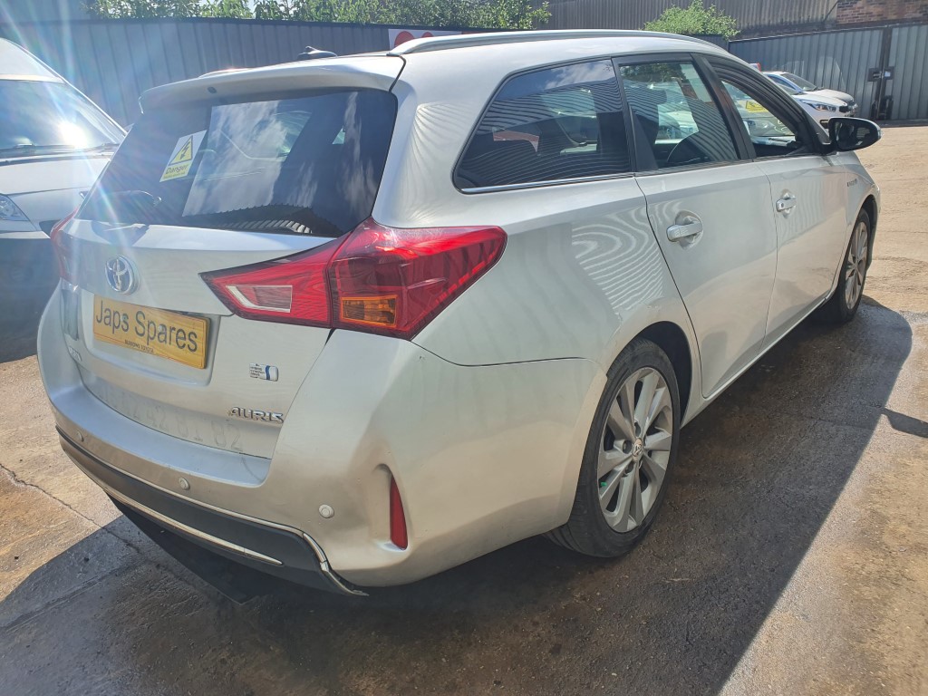 REF 222 TOYOTA AURIS HYBRID 2013 1.8 PETROL HYBRID AUTO