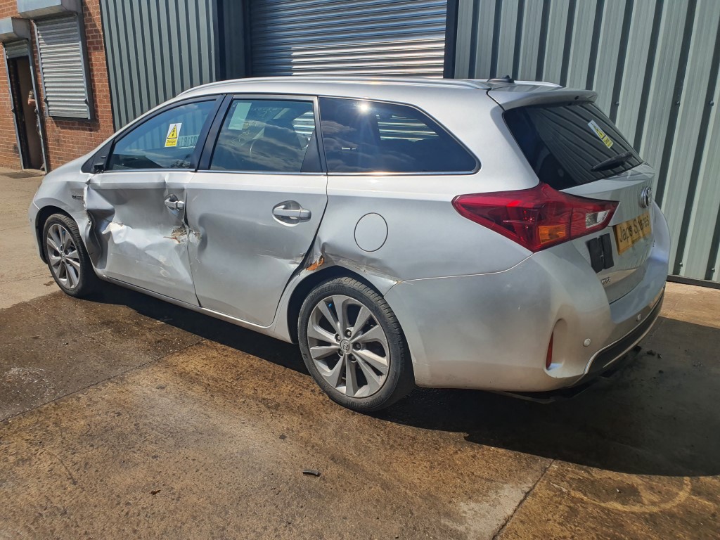 REF 222 TOYOTA AURIS HYBRID 2013 1.8 PETROL HYBRID AUTO