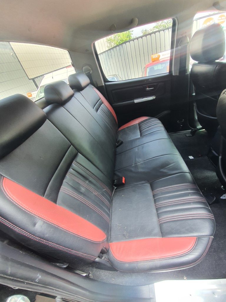 REF 220 TOYOTA HILUX DCB MK7 INVINCIBLE X 2015 3.0D4D AUTO