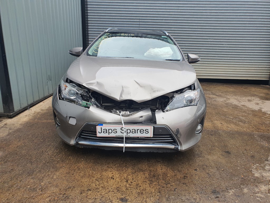 REF 223 TOYOTA AURIS ESTATE MK2  2014 1.8 PETROL/HYBRID AUTO