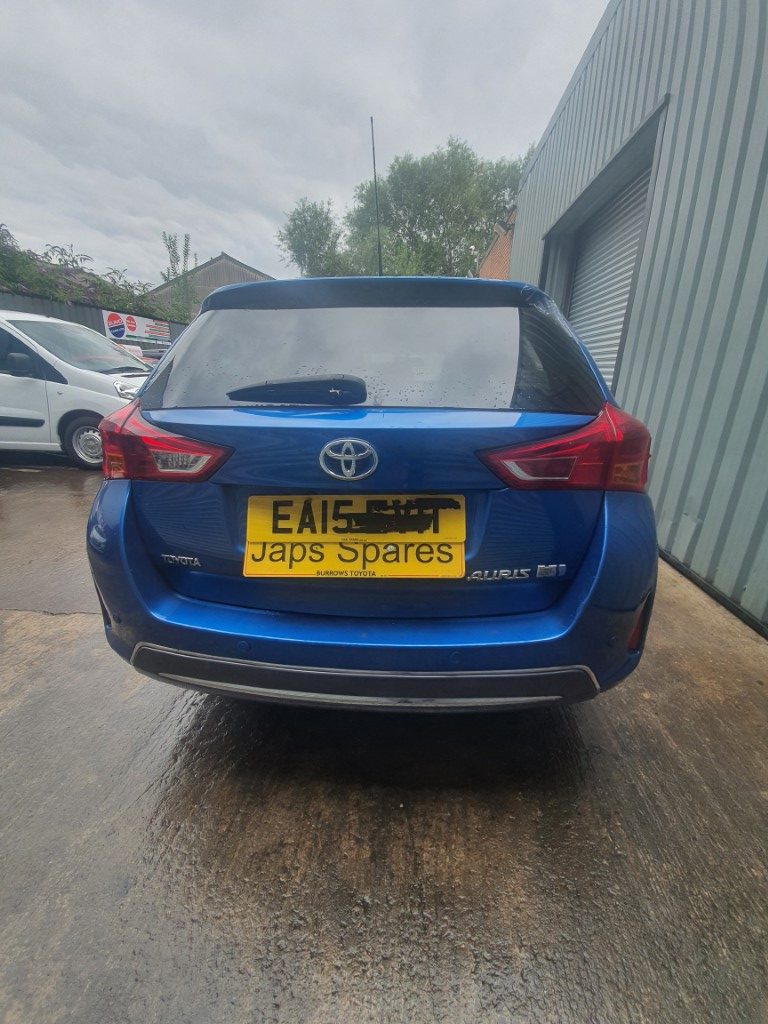 REF 230 TOYOTA AURIS VVTI EXCEL MK2 ESTATE 1.8 PETROL HYBRID