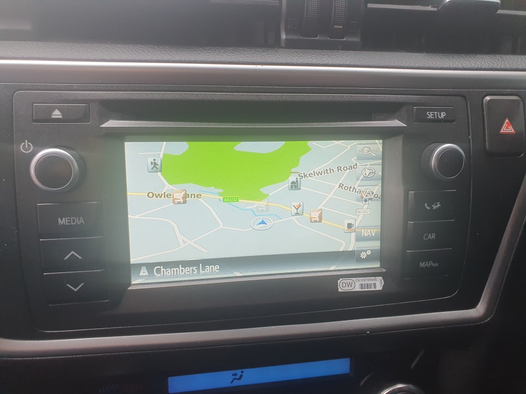 REF 230 TOYOTA AURIS VVTI EXCEL MK2 ESTATE 1.8 PETROL HYBRID