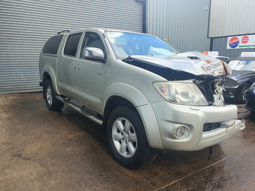 REF 227 TOYOTA HILUX INVINCUBLE DCB 2011 3.0D4D AUTO 5 SPEED