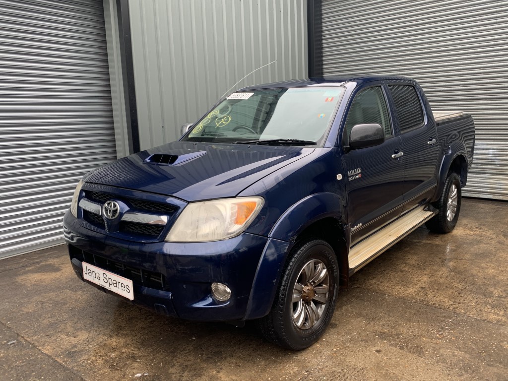 REF 231 TOYOTA HILUX DCB 2007 INVINCIBLE 3.0D4D 5 SPD MANUAL