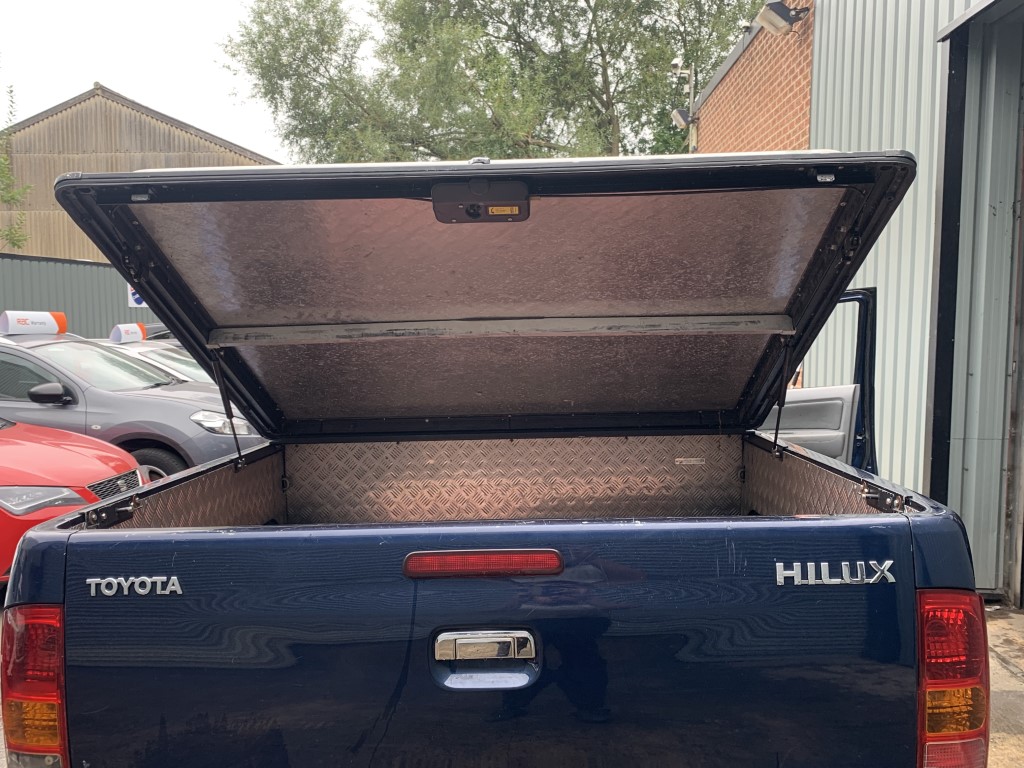 REF 231 TOYOTA HILUX DCB 2007 INVINCIBLE 3.0D4D 5 SPD MANUAL