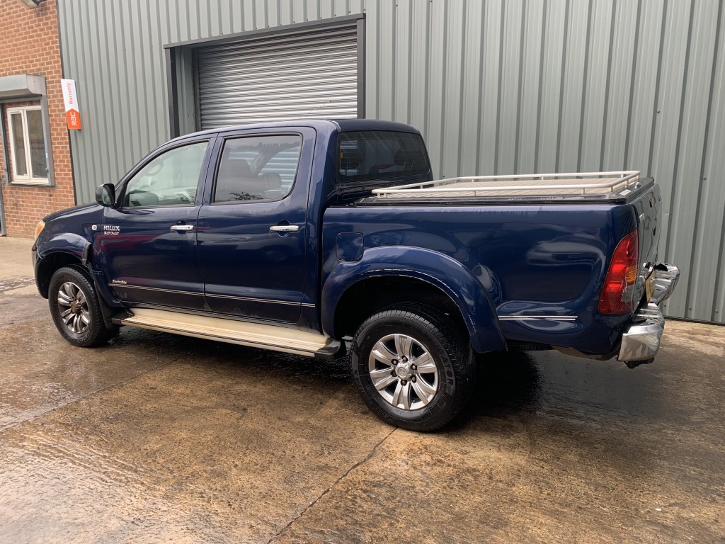 REF 231 TOYOTA HILUX DCB 2007 INVINCIBLE 3.0D4D 5 SPD MANUAL