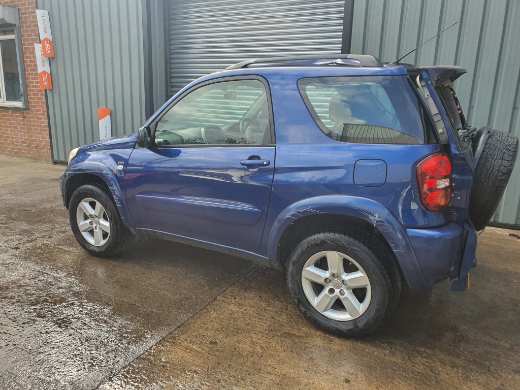 REF 234 TOYOTA RAV 4 XT3-VVTI MK2 2.0 PETROL 2004 AUTO 4 SPEED