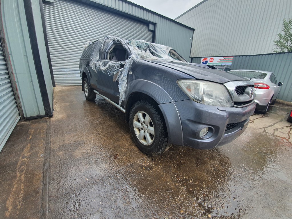 REF 233 TOYOTA HILUX DCB INVINCIBLE 2010 3.0D4D 5SPEED MANUAL