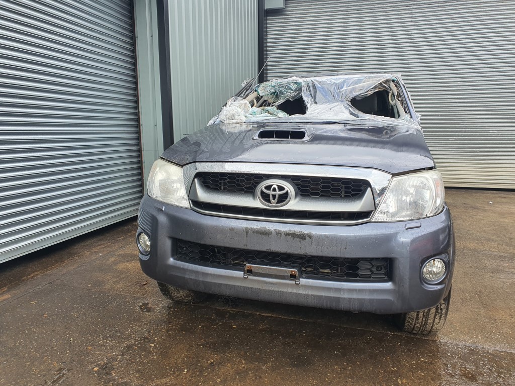 REF 233 TOYOTA HILUX DCB INVINCIBLE 2010 3.0D4D 5SPEED MANUAL